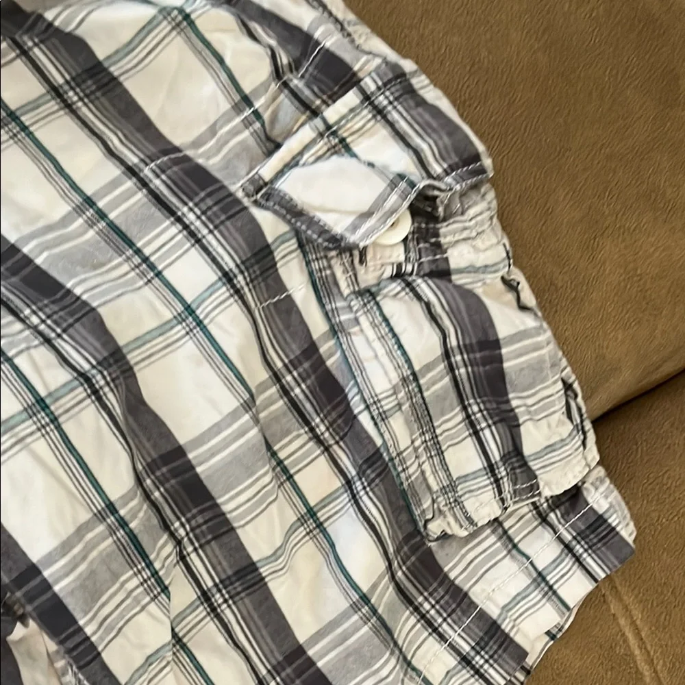 No Boundaries Gray and White Cargo Shorts